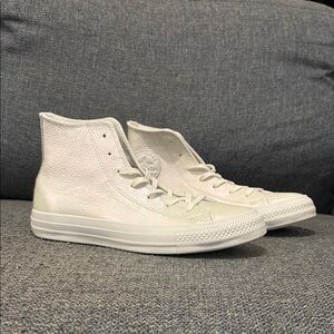 Converse Chuck Taylor All-Star High White Pearlized leather ✨🤍 Women's 8 NEW!!!